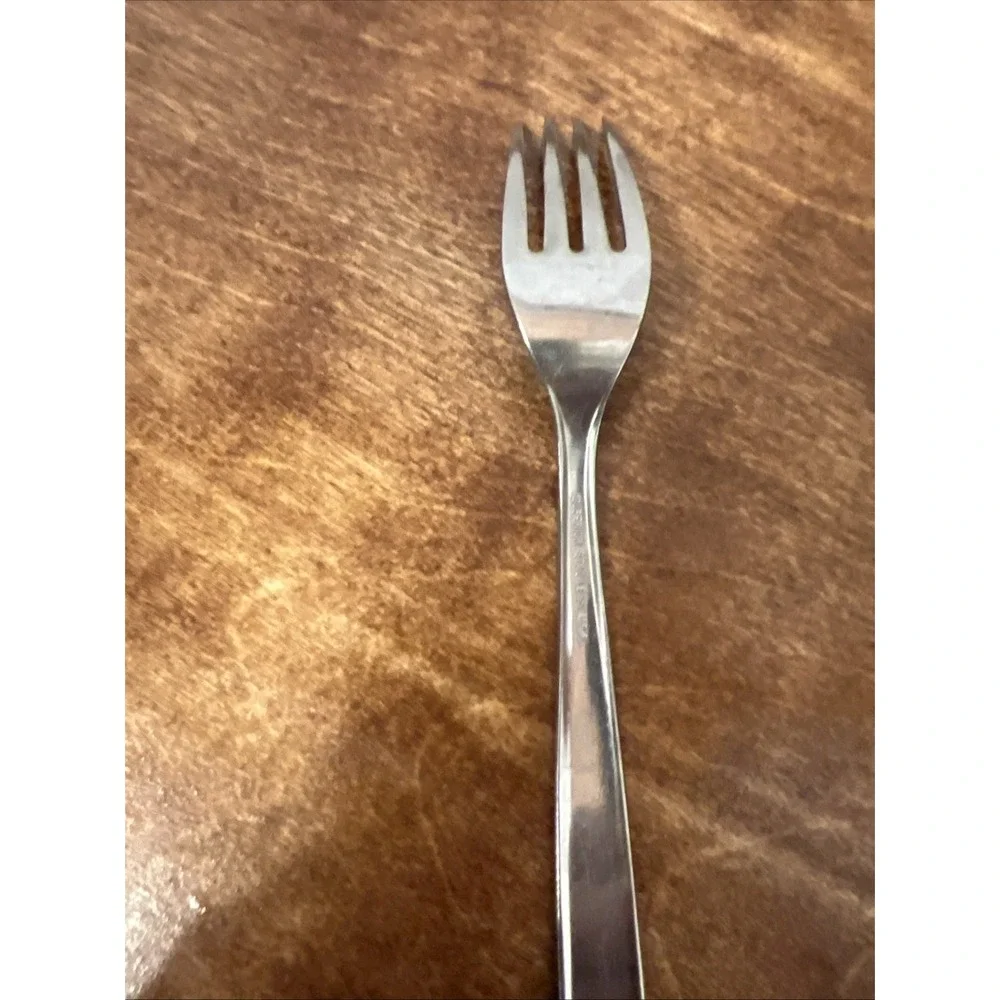 Superior Stainless USA  Galaxy Dessert Fork  Solid 6-7/8